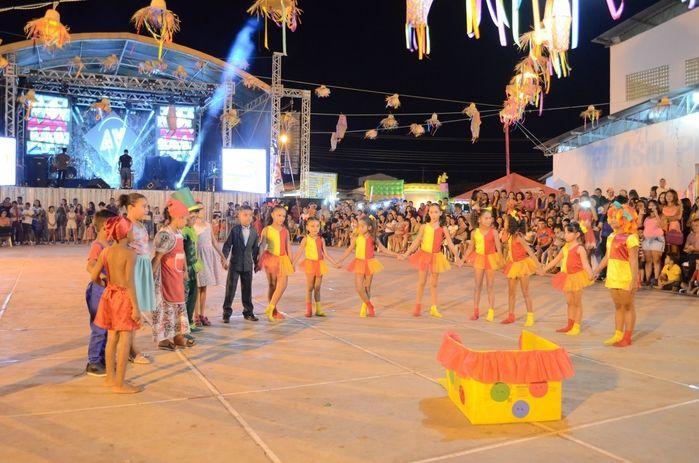 Educação Municipal realiza a quarta noite de atividades ao 63º - Imagem 15