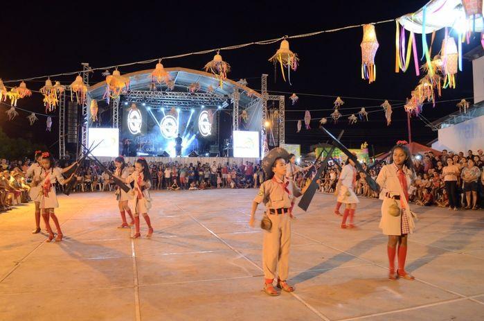 Educação Municipal realiza a quarta noite de atividades ao 63º - Imagem 53