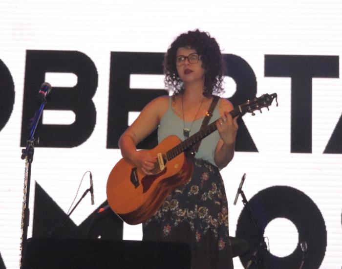 Público faz artistas se empolgarem pelo carisma nos shows  - Imagem 25