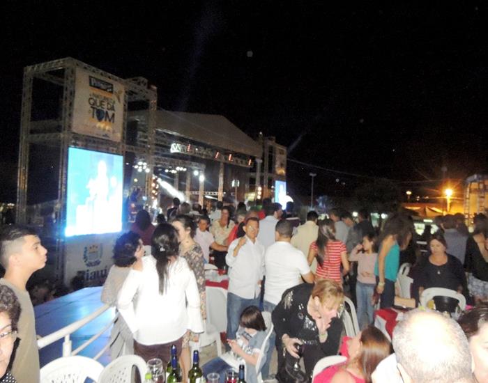 Público faz artistas se empolgarem pelo carisma nos shows  - Imagem 61