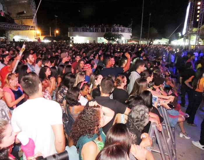 Público faz artistas se empolgarem pelo carisma nos shows  - Imagem 23