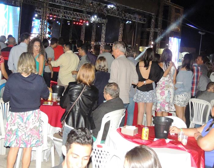 Público faz artistas se empolgarem pelo carisma nos shows  - Imagem 57