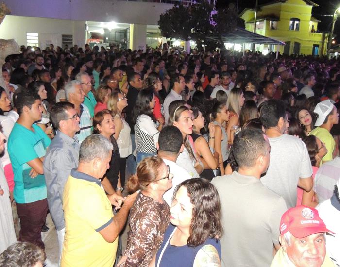 Público faz artistas se empolgarem pelo carisma nos shows  - Imagem 13