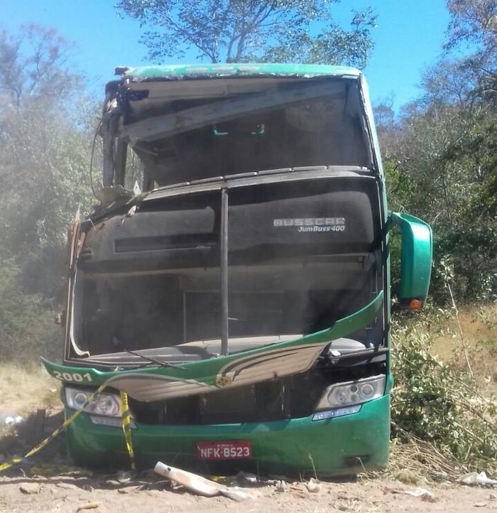 Mais um acidente envolvendo ônibus na BR 135 com vitimas fatais  - Imagem 4
