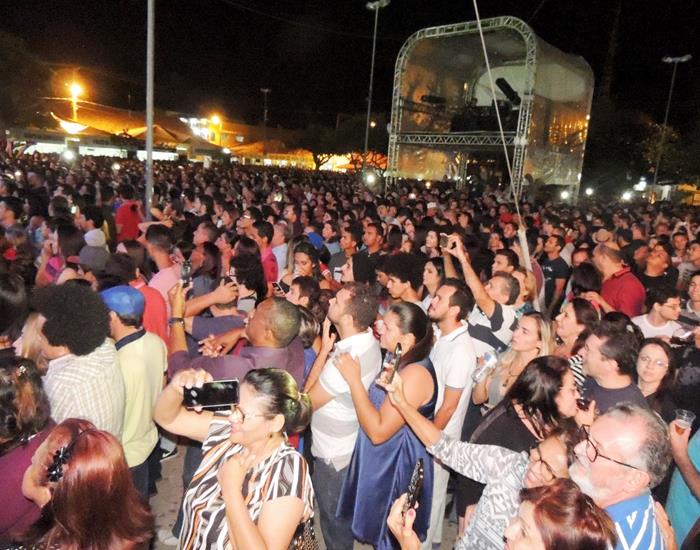 Público faz artistas se empolgarem pelo carisma nos shows  - Imagem 46