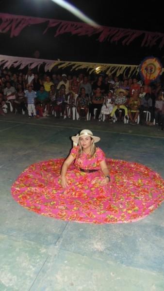 Crianças participam de apresentações na quadra de esporte  - Imagem 29