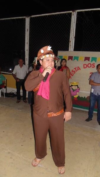 Crianças participam de apresentações na quadra de esporte  - Imagem 35