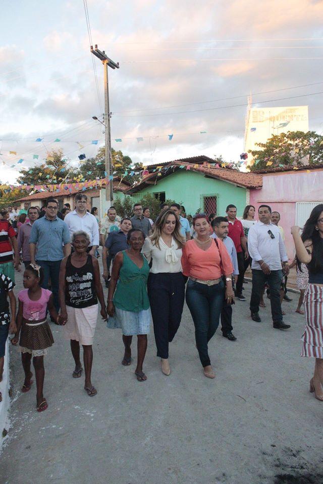 obras de calçamento são inauguradas em São Pedro do Piauí (Crédito: Adriano Sousa)