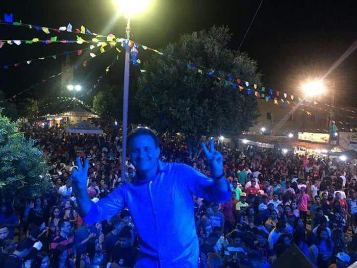 Taty Girl e Léo Cachorrão animaram a festa de 80 anos de São Pedro do Piauí (Crédito: Adriano Sousa)