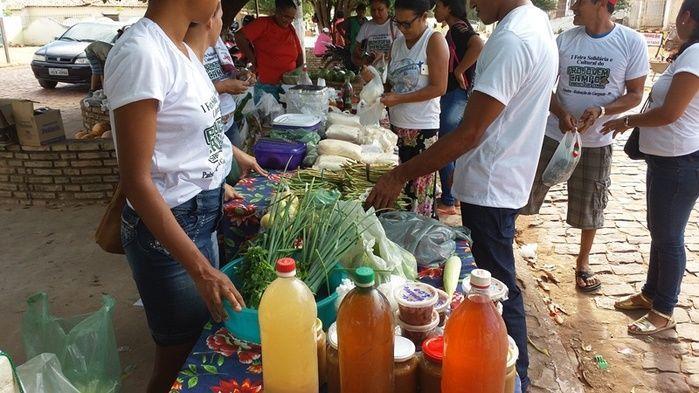 Alunos do Projovem Campo promovem Feira Solidária - Imagem 1