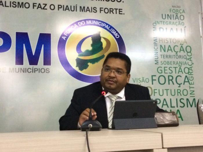 Prefeito de Francinópolis participa de Seminário  - Imagem 1