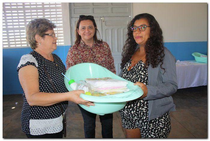 Cras realiza oficina de enxovais para o grupo de gestantes - Imagem 18