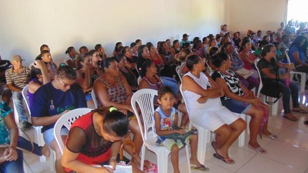 Beneficiários do bolsa família participam de reunião  - Imagem 1