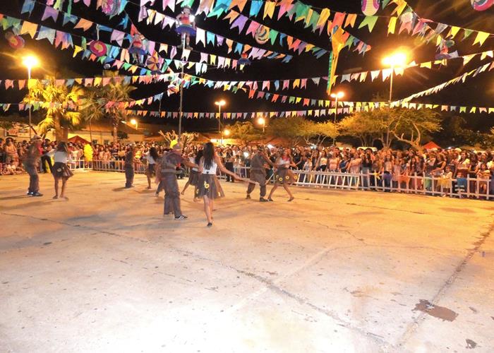 Sábado de folguedos com belas apresentações e sucesso de público - Imagem 92