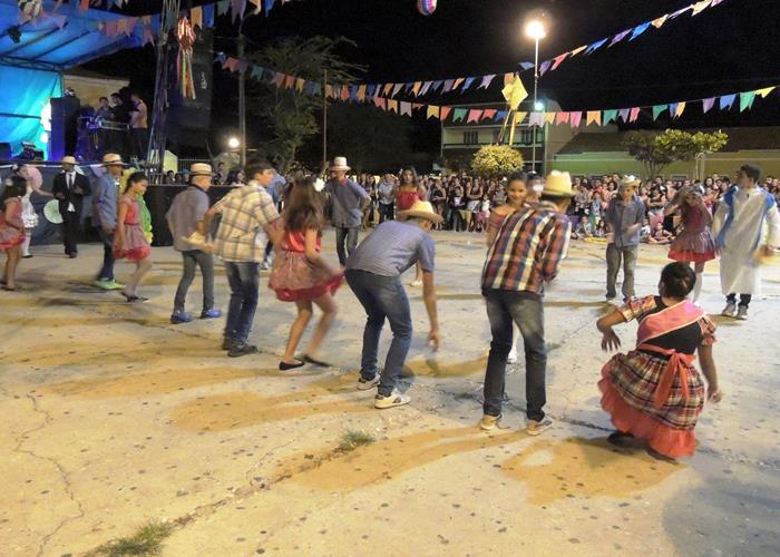 Sábado de folguedos com belas apresentações e sucesso de público - Imagem 56