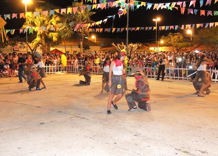 Sábado de folguedos com belas apresentações e sucesso de público - Imagem 93