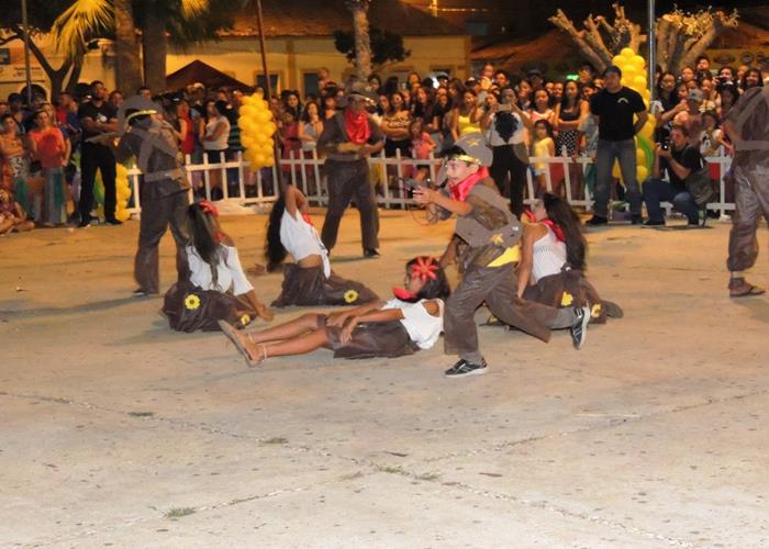 Sábado de folguedos com belas apresentações e sucesso de público - Imagem 85