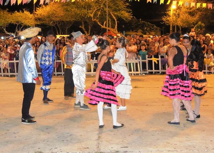 Sábado de folguedos com belas apresentações e sucesso de público - Imagem 109