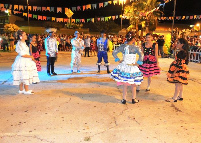 Sábado de folguedos com belas apresentações e sucesso de público - Imagem 97