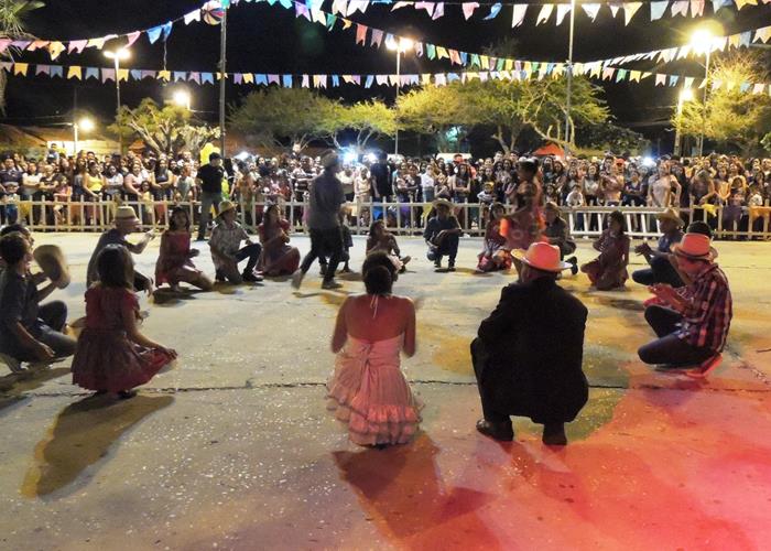 Sábado de folguedos com belas apresentações e sucesso de público - Imagem 75