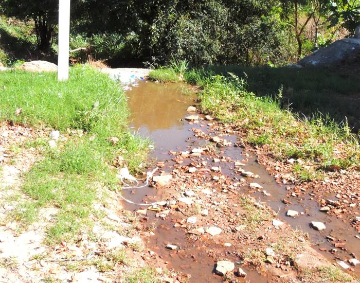 Município faz levantamento para retirar água poluída do meio da rua - Imagem 10