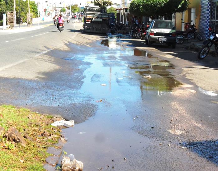 Município faz levantamento para retirar água poluída do meio da rua - Imagem 7