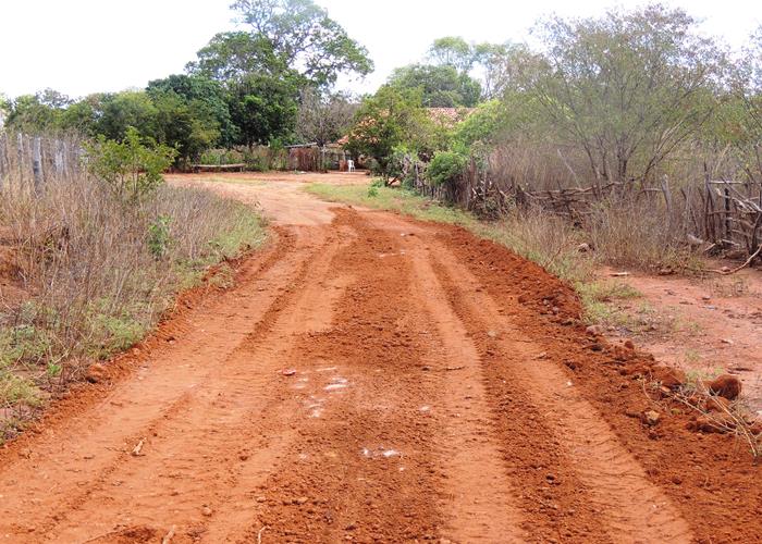 Município intensifica ações em estrada e esporte na zona rural  - Imagem 30