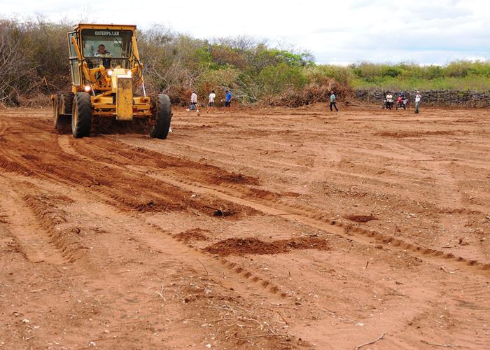 Município intensifica ações em estrada e esporte na zona rural  - Imagem 17