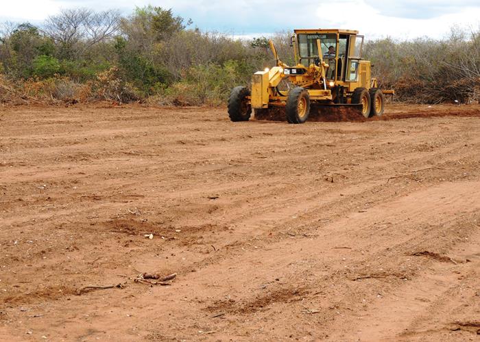 Município intensifica ações em estrada e esporte na zona rural  - Imagem 15