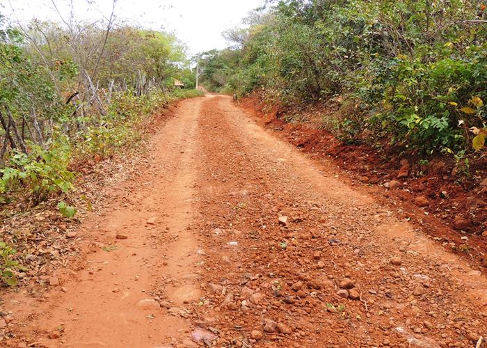 Município intensifica ações em estrada e esporte na zona rural  - Imagem 4