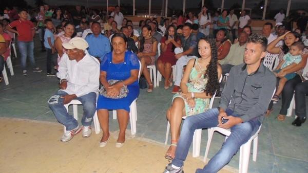 Casamento comunitário é realizado em Santo Inácio  - Imagem 2