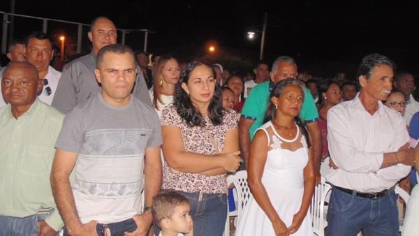 Casamento comunitário é realizado em Santo Inácio  - Imagem 43