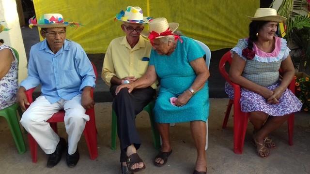 A Secretaria de Ação Social realizou o São João da Melhor Idade em  - Imagem 50