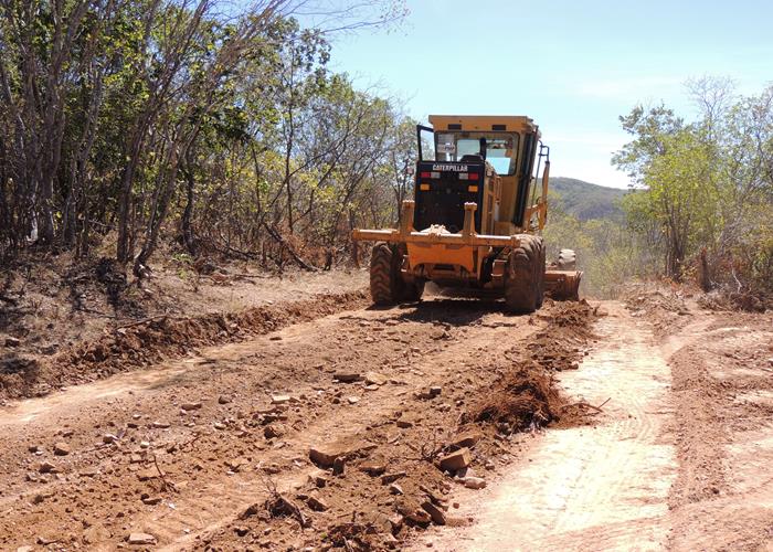 Município inicia recuperação de 10 km de estrada na zona rural - Imagem 13