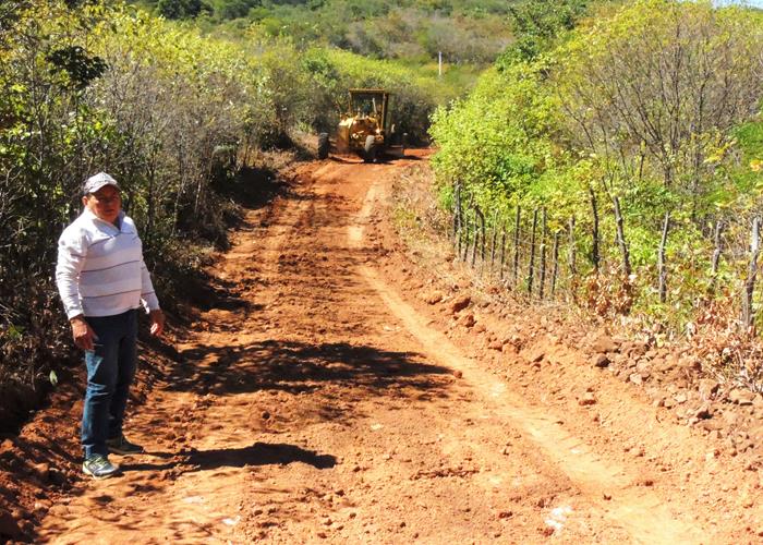 Município inicia recuperação de 10 km de estrada na zona rural - Imagem 6
