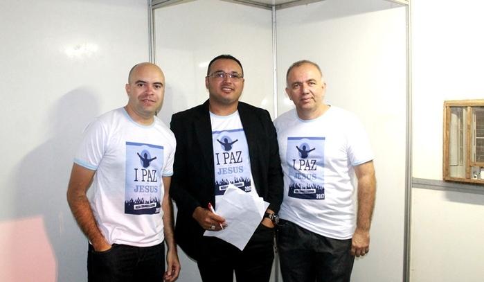 Igrejas evangélicas realizam em praça pública evento gospel  - Imagem 4