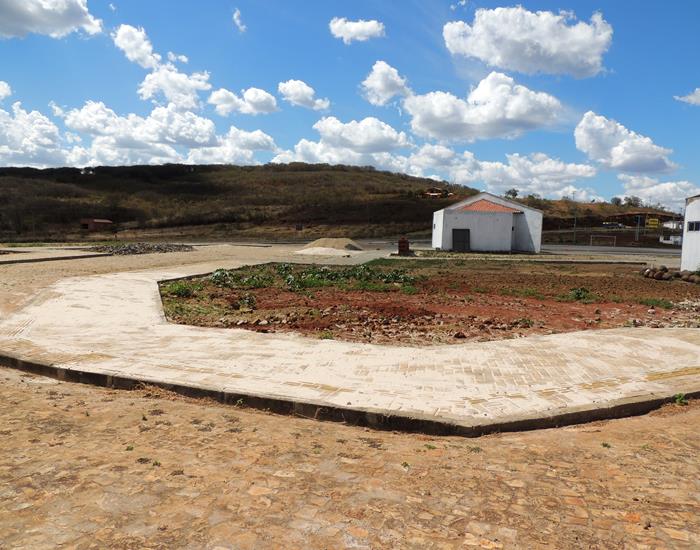 Obra da orla do açude Joana está sendo chamada de obra para para - Imagem 10