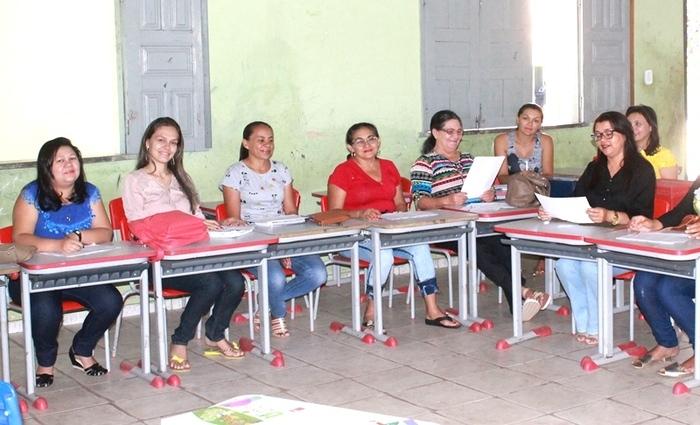 Professores participam de planejamento escolar na volta as aulas  - Imagem 1