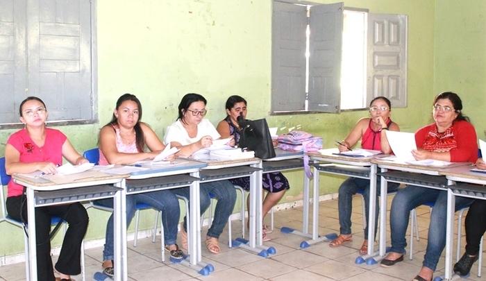 Professores participam de planejamento escolar na volta as aulas  - Imagem 3