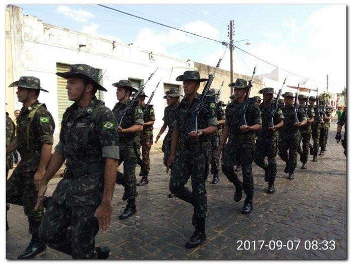 Desfile cívico de 7 de setembro em Inhuma - Imagem 6