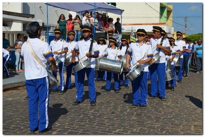 Desfile cívico de 7 de setembro em Inhuma - Imagem 1