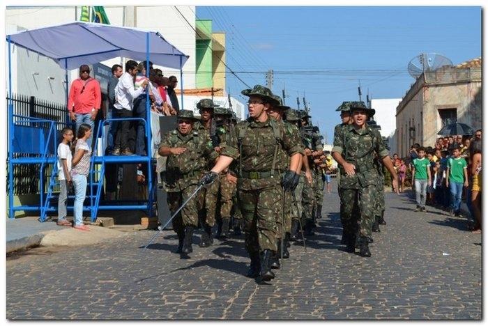 Desfile cívico de 7 de setembro em Inhuma - Imagem 3