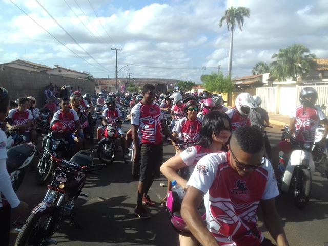 MILHARES DE MOTOCICLISTAS NAS RUAS DA CIDADE - Imagem 6