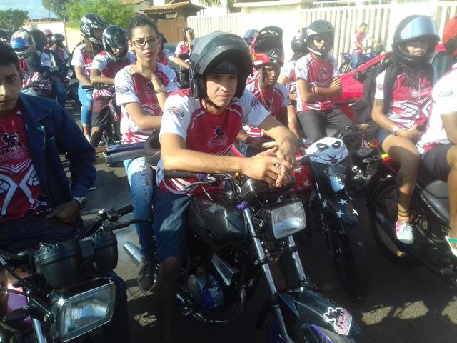 MILHARES DE MOTOCICLISTAS NAS RUAS DA CIDADE - Imagem 13