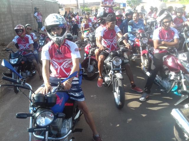 MILHARES DE MOTOCICLISTAS NAS RUAS DA CIDADE - Imagem 16