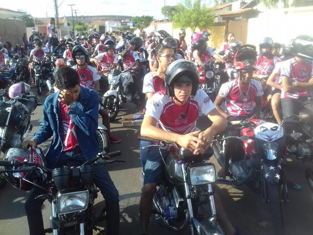 MILHARES DE MOTOCICLISTAS NAS RUAS DA CIDADE - Imagem 12