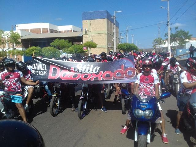 MILHARES DE MOTOCICLISTAS NAS RUAS DA CIDADE - Imagem 29