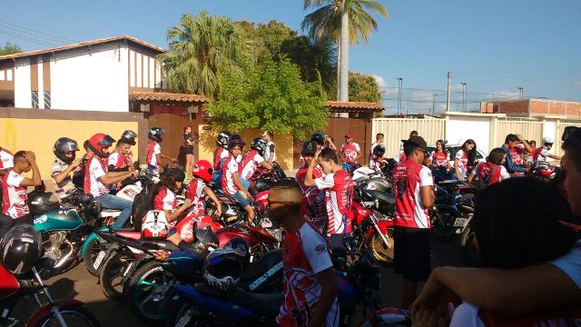 MILHARES DE MOTOCICLISTAS NAS RUAS DA CIDADE - Imagem 47