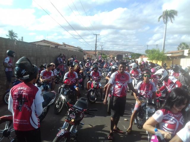 MILHARES DE MOTOCICLISTAS NAS RUAS DA CIDADE - Imagem 7