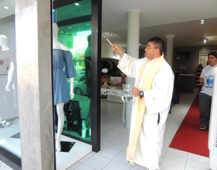 Inaugurada reforma e novo designer da loja Mãozinha Grifes e Marcas - Imagem 68